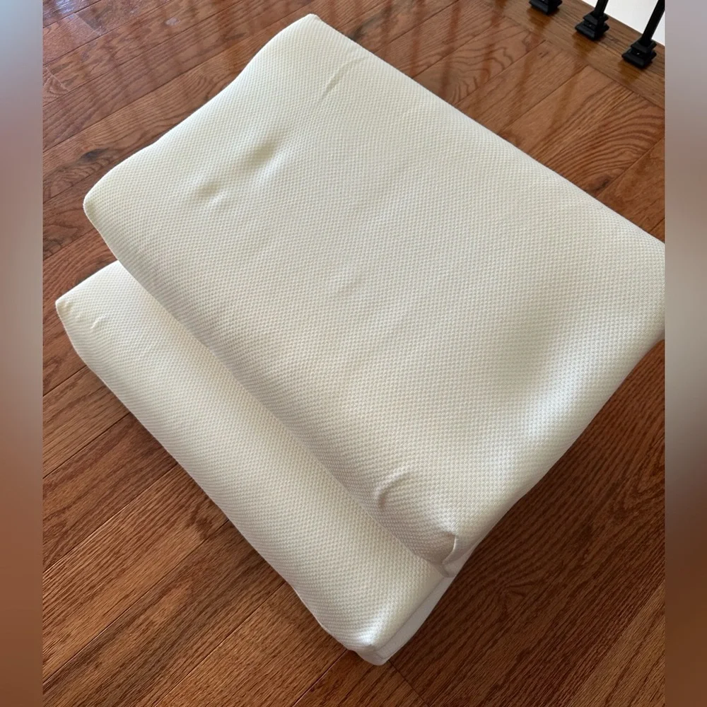 NWT 2 of Ergonomic Pillows & Pillowcases, side/back sleeper, Sz 13x18